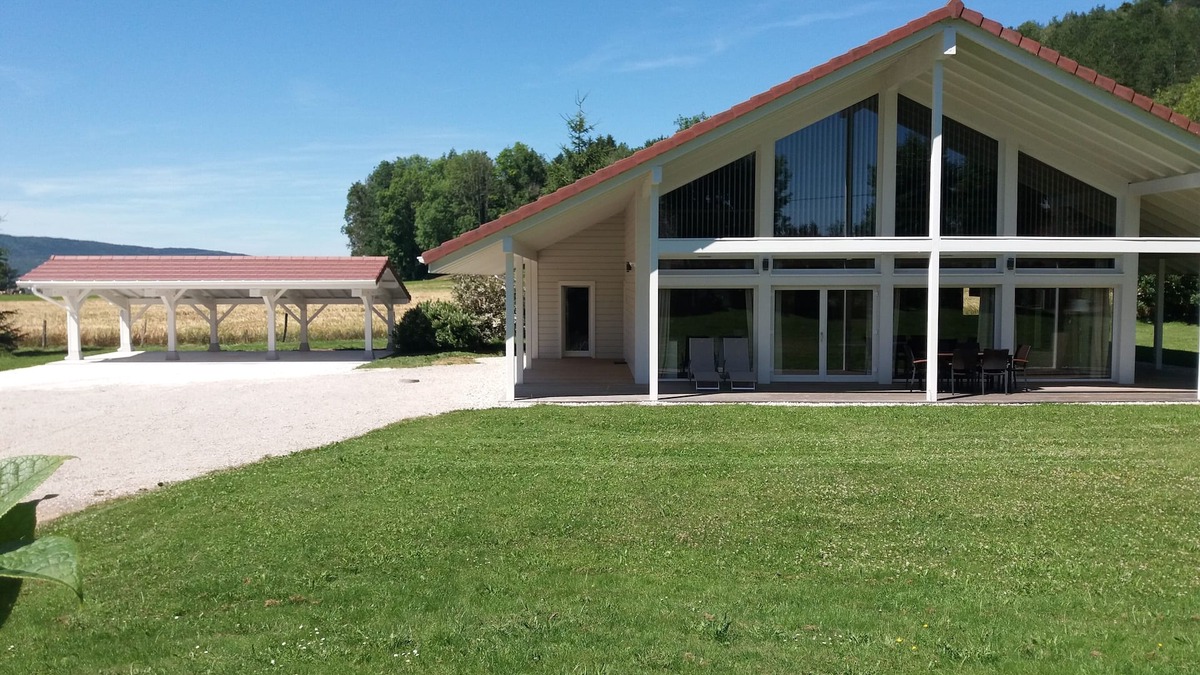 Marigny Ski Chalet | Évasion Bien-être au Lac de Chalain: Chalet de 150m² Avec Sauna et Balnéo
