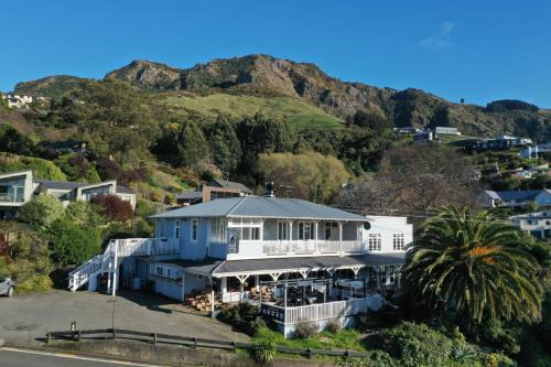 Governors Bay Hotel | Ōtoromiro Hotel