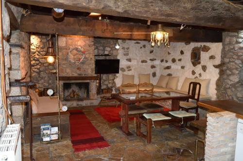 Lilaia House | Μικρή Πέτρινη Μεζονέτα 2