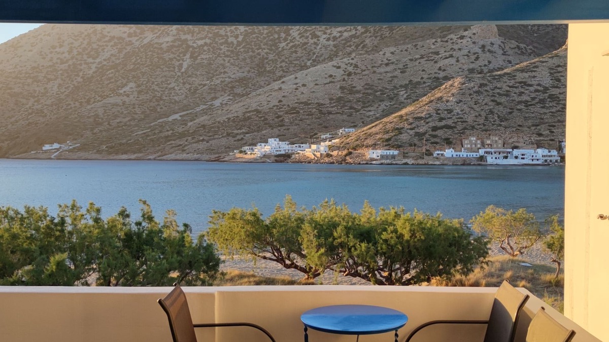 Kamares House | Μοναδική εξοχική κατοικία στην παραλία των Καμαρών