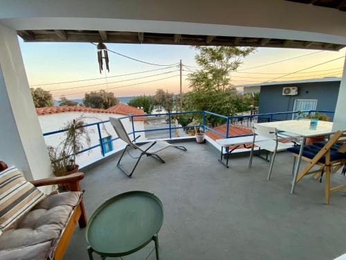 Kampos Marathokampou Apartment | Πέτρινο σπίτι δίπλα στη θάλασσα