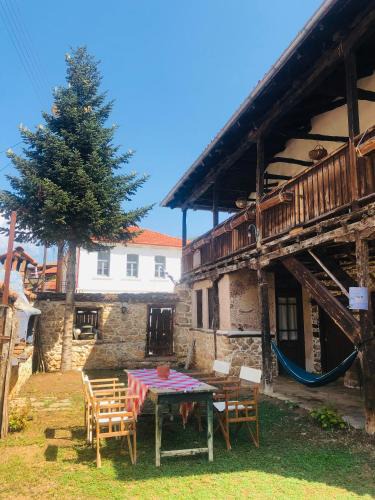 Lefkonas House | Χαγιάτι
