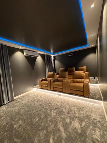 Buraydah Ski Chalet | شاليه الرتاج هوم الفندقي