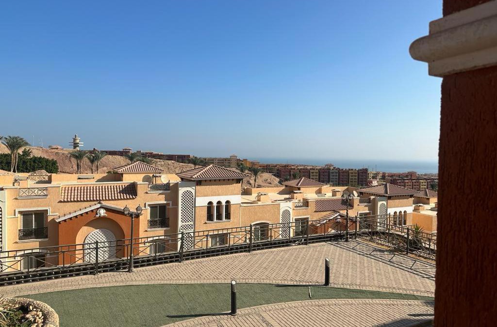 Ras Sudar Apartment | شاليه في بورتو السخنه غرفتين ببلكونه Heaven hills عائلات فقط