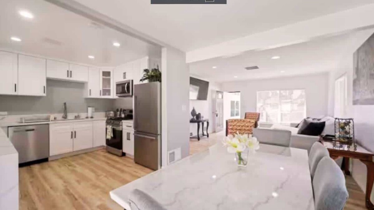 Winnetka House | ৎ୭ Los Angeles Glamour Home ৎ୭Pool, Games, Jacuzzi &more