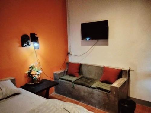 Nakhon Si Thammarat House | ณชนกรีสอร์ท