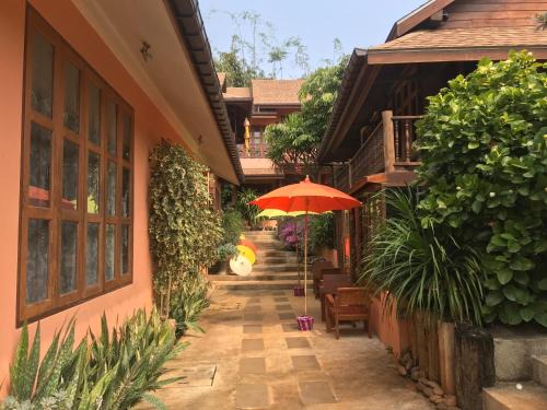 Nang Lae Hotel | บ้านยุ้งฮีลล์รีสอร์ท Baan Yung Hill Resort