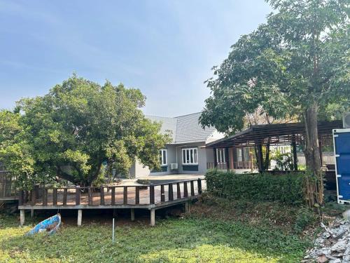 Khu Khot House | บ้านสวนริมน้ำ