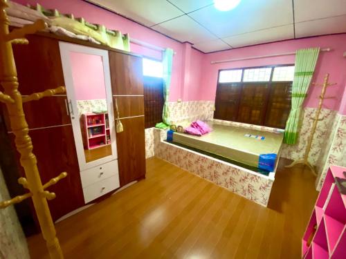 Ko Sichang House | สีชังสมายด์