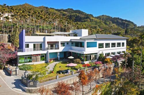 Rueili Village House | 明月大船的家民宿