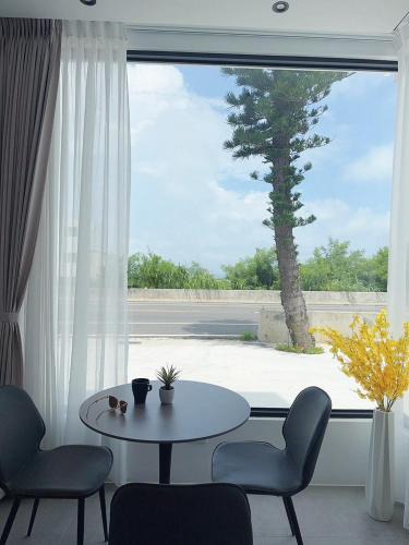 Xinyi House | 海色天光民宿