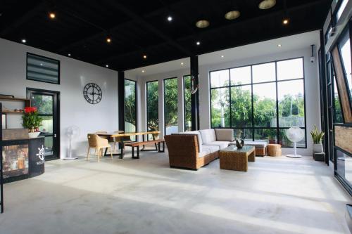 Liuqiu House | 琉球鳥巢旅店