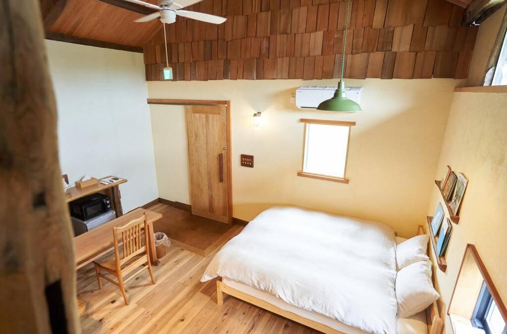Wake Apartment | 自然素材でリノベした木の香り漂う貸切宿|藤野民宿(Fujino Guest House)
