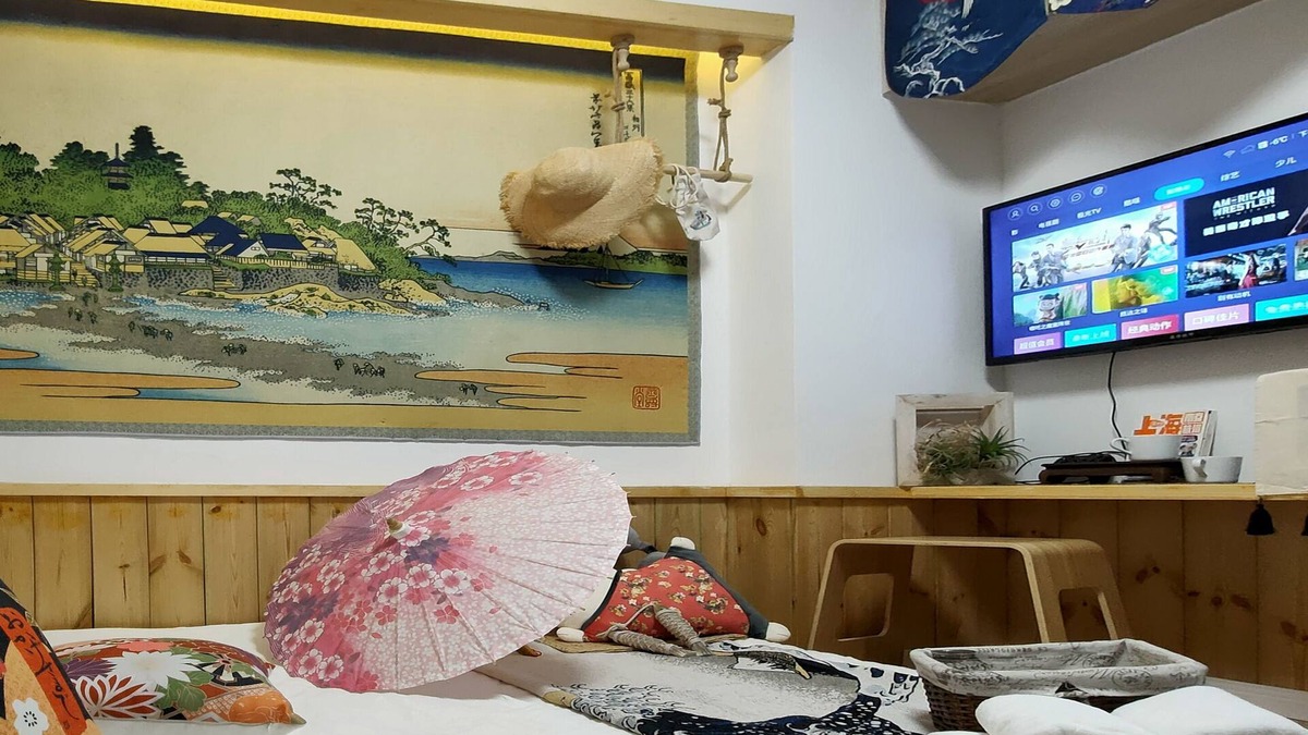 Huaihai Road Commercial Area Apartment | 近常熟路地铁站300米|静安寺商圈