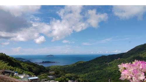 Ruifang House | 雜院民宿