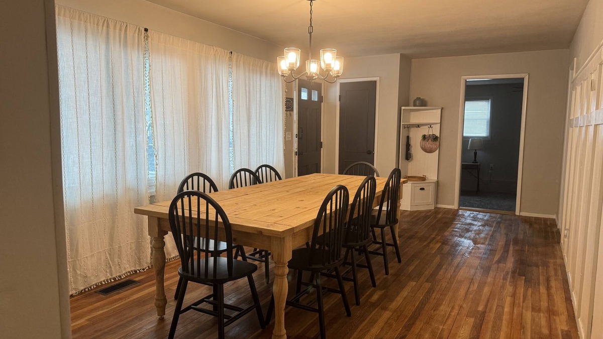 Ellettsville House | 0 cleaning fee- Spacious Ranch in quiet neighborhood 12 minutes to IU