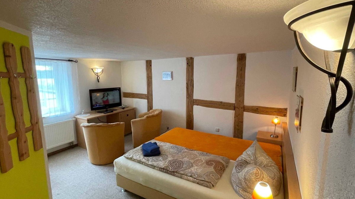 Dobbertin Apartment | 01 DZ mit Seeblick - Insel-hotel Dobbertin