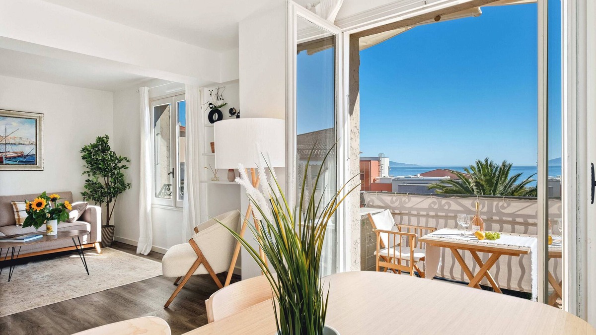 Saint-Jean-Cap-Ferrat Apartment | 04. Bright apartment with balcony and sea view, close to the beach