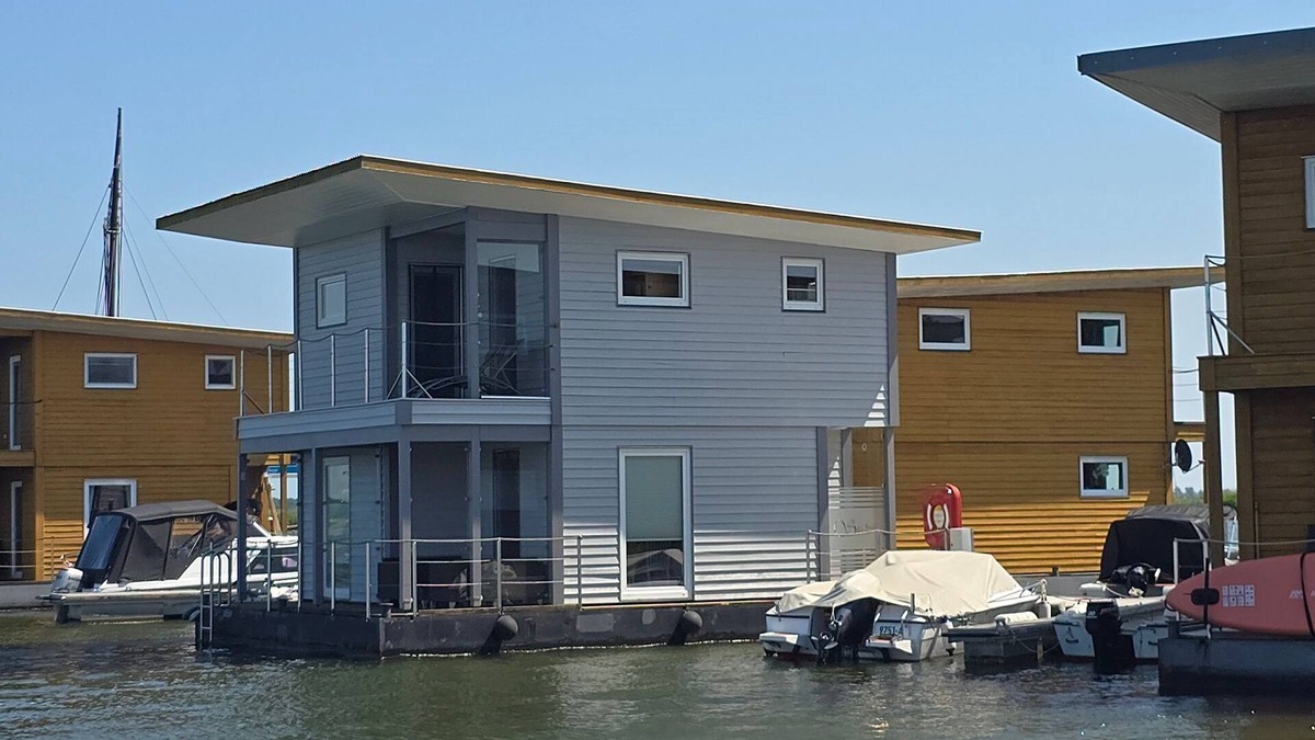 Kroeslin House | 05. floating houses (75 m²) SteelVoll with infrared sauna - Floating House
