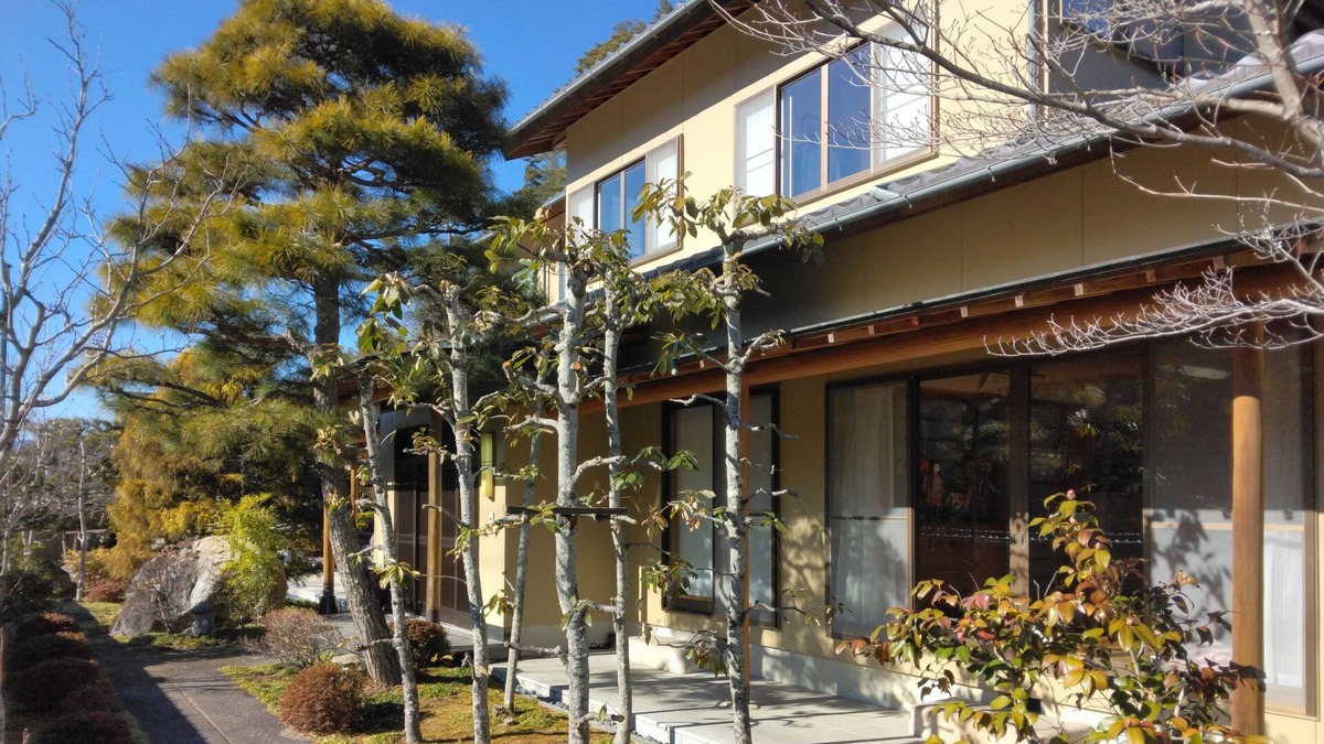 Iida House | 1回一組限定、9人位迄、家族・グループに最適、BBQ可能、とても広い利用スペース3LDK+、南信州の日本の田舎の原風景