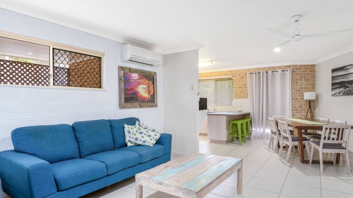 Rainbow Beach Apartment | 1/1 Rumbalara Avenue - Rainbow Beach. Walk to everything