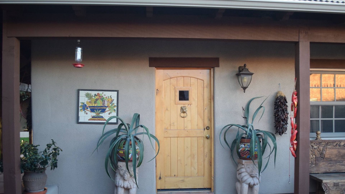 Richland Heights East House | 1/2 mile from large bike/walk path and 3 miles from the U of A