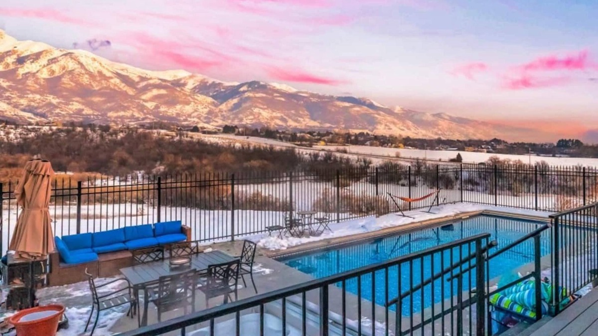 Layton Villa | 1, 30 Off Rental Car, Pool & Jacuzzi, 0 Fees, Crib