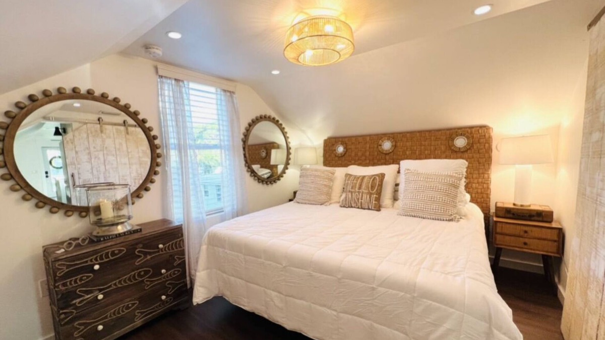 Hobe Sound Apartment | 1.43 miles to the Beach! Right Off of Gomez Avenue! Brand new and immaculate!