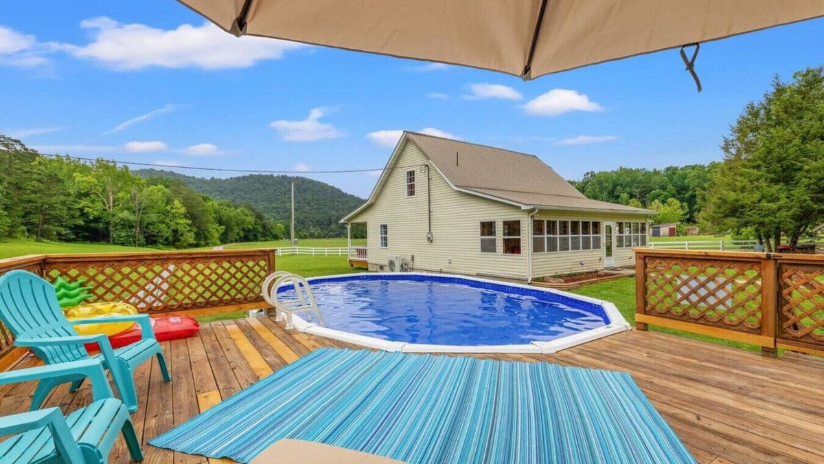 Clay City Apartment | 1,600 Acres | Pool | Pond | Hidden Treasure - RRG!