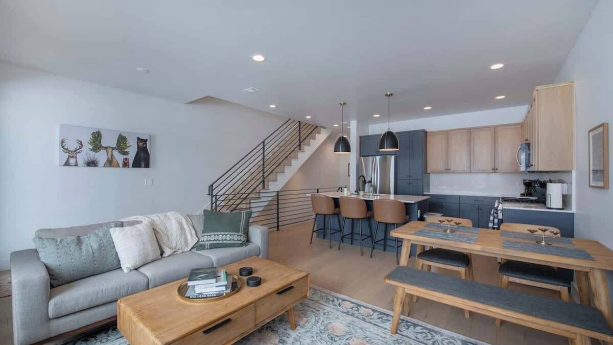 Crested Butte South House | 1,750sq 3BR! 2 Car Heated Garage + King Master CB1