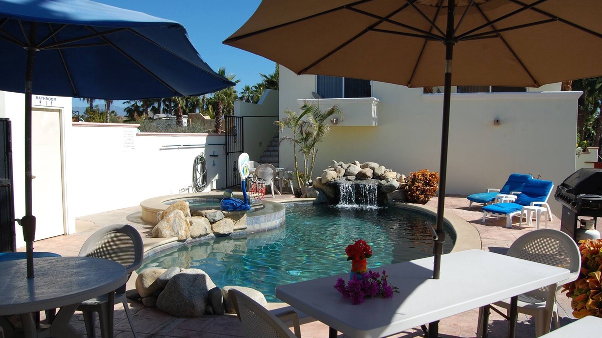 El Pescadero Villa | 1-7BR Beachfront Villa W/Pool & Jacuzzi Infront of Surf! Large or Small Groups!