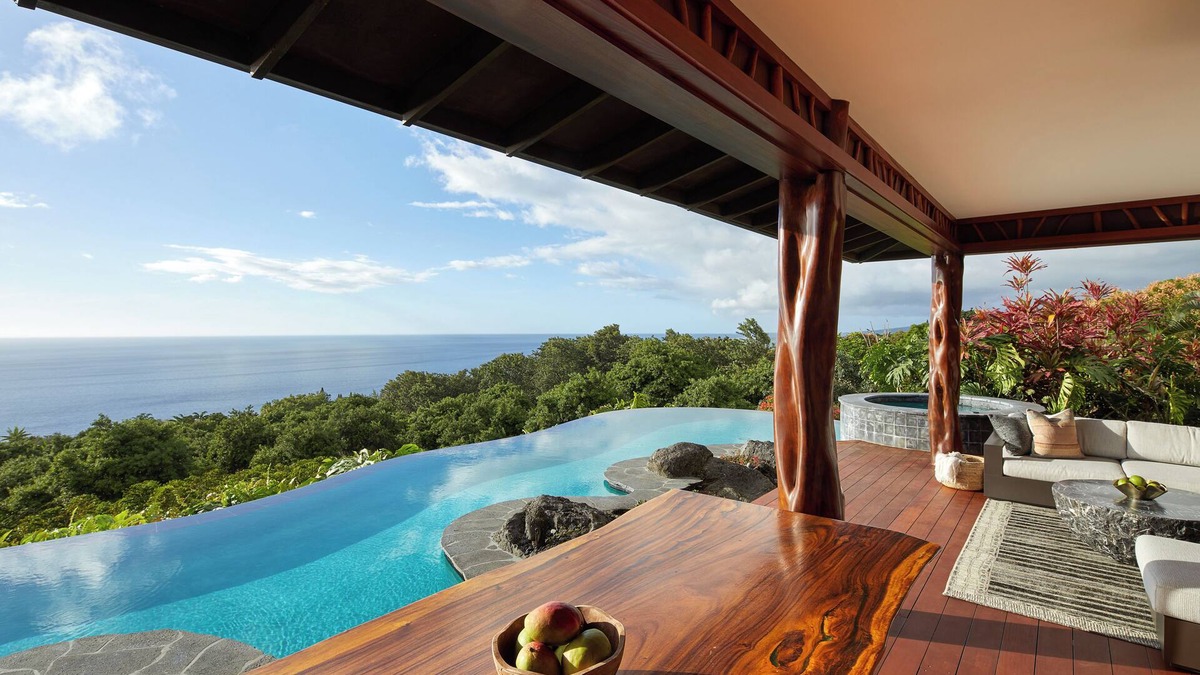 Honalo House | #1 AirBnb in Kona | Condé Nast Traveler | Aolani House