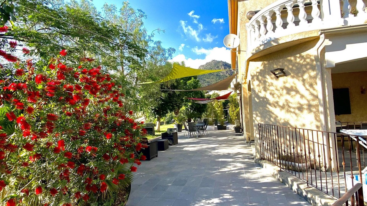 Pietralba Apartment | 1 Apartment Pietralba with swimming pool/15mn SEA