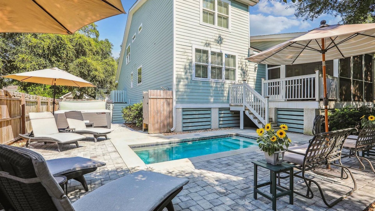 Folly Field House | 1 Azalea @ Folly Field Beach | Free Heated Pool | Walk to Beach | EV-charger