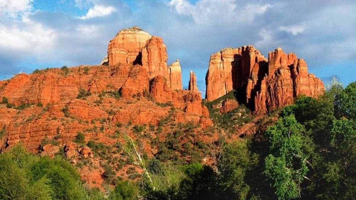 Sedona Condo | 1 BDRM ~ LOS ABRIGADOS RESORT~ SALT WATER POOL, HOT TUBS, BAR/LOUNGE, DINING