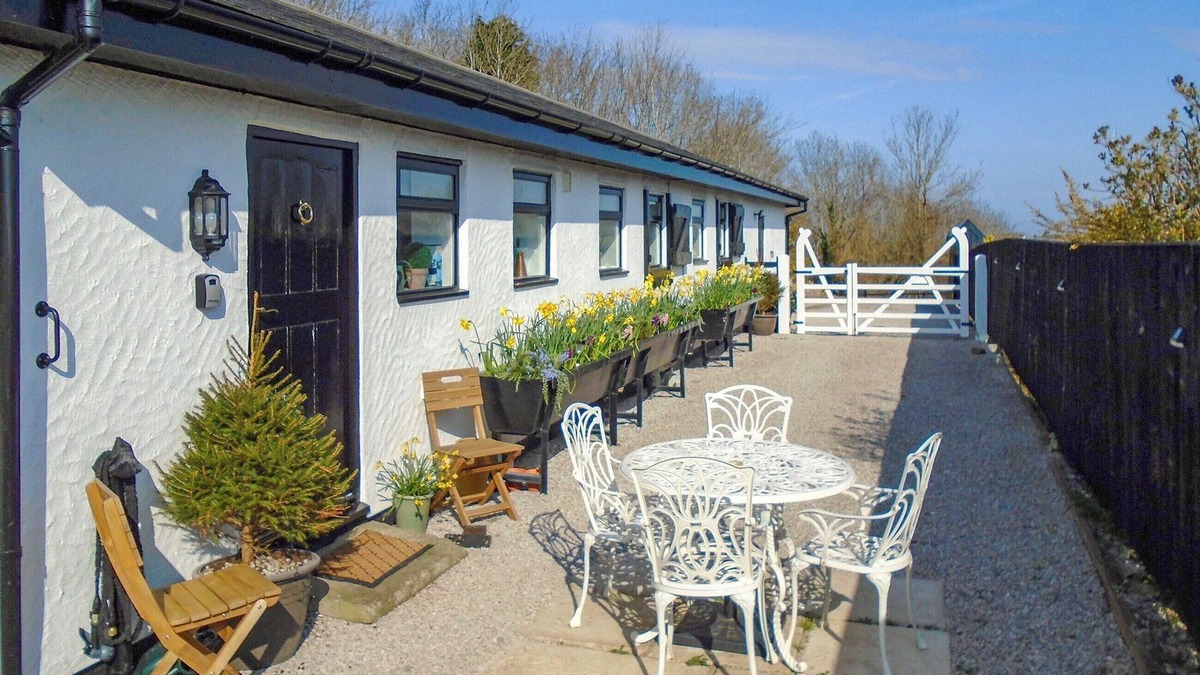 Gwaenysgor Near Prestatyn Cottage | 1 bedroom accommodation in Dyserth, near Prestatyn