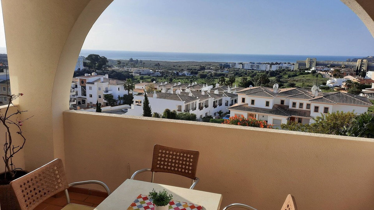 Telheiro Apartment | 1 BED APT. SEA AND BEACH VIEWS .POOL.5 MIN WALK TO MARINA DE LAGOS.