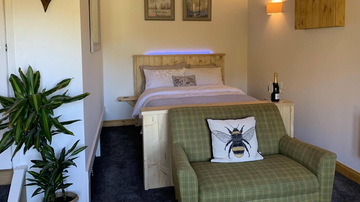 Loughborough House | 1 bed barn farm stay