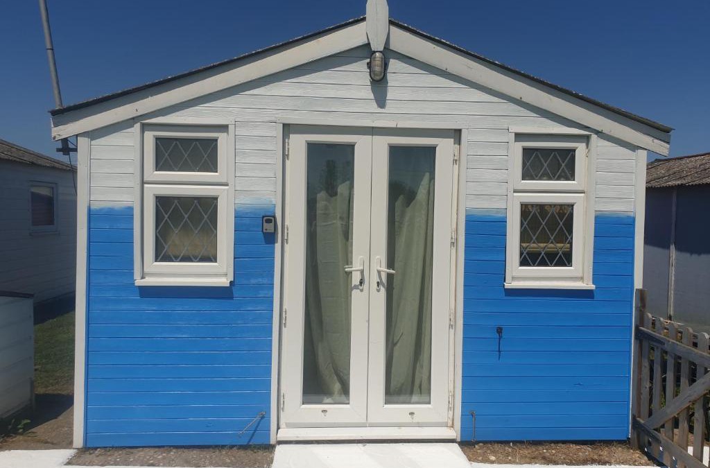 Warden Ski Chalet | 1 Bed Chalet - Sleeps 4 - Pets Parking Wifi