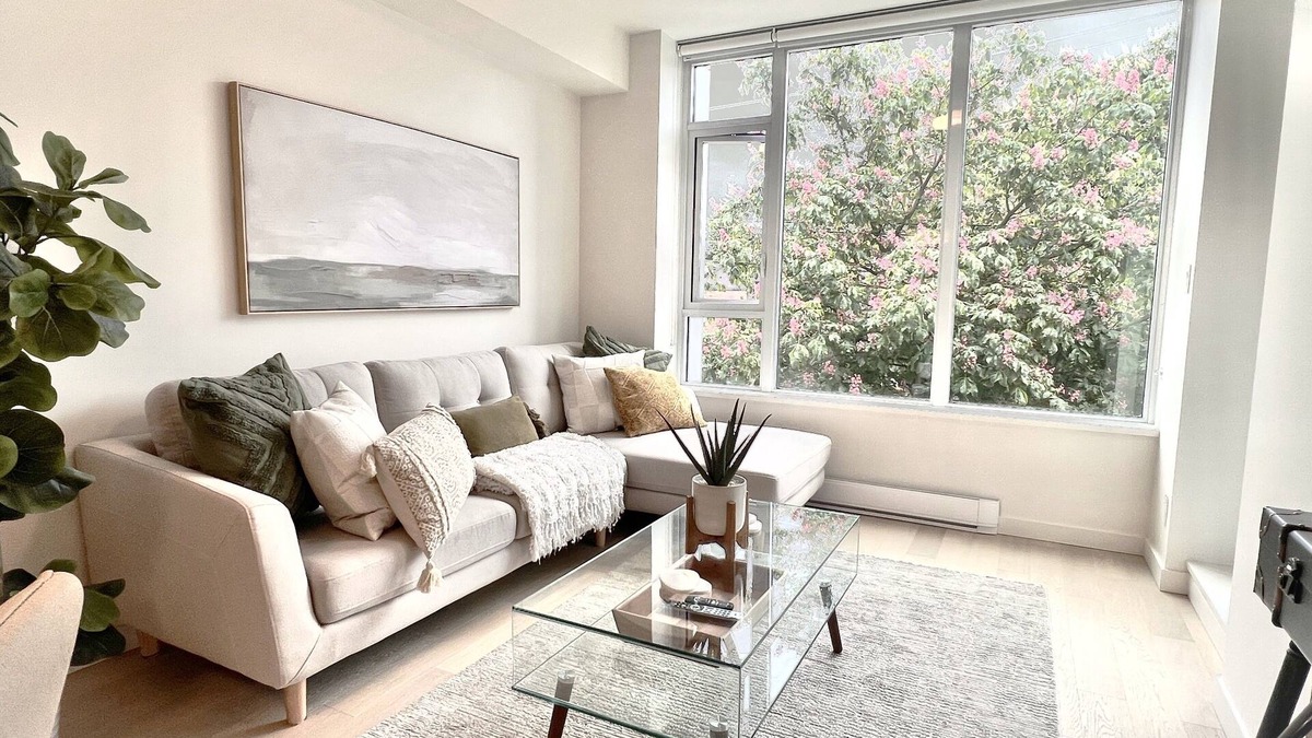 James Bay Condo | 1-bed condo Victoria's Inner Harbour includes parking! 90-DAY MINIMUM