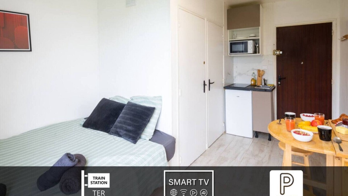 Evreux Apartment | 1-bed essentials
