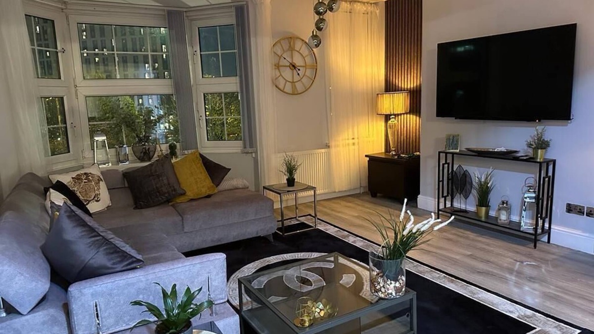 Edgbaston Apartment | 1 Bed Flat - Sleeps 2 - Jacuzzi - Parking - Wifi