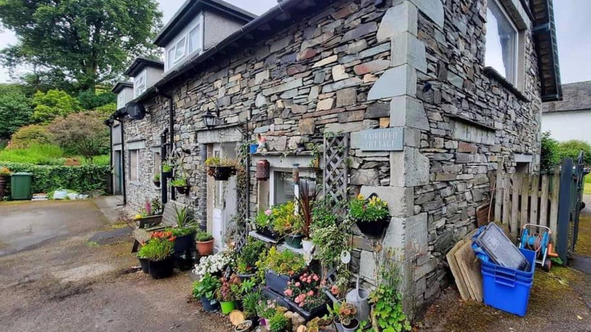 Hawkshead Cottage | 1 Bed Flat - Sleeps 4 - Garden - Parking - Wifi