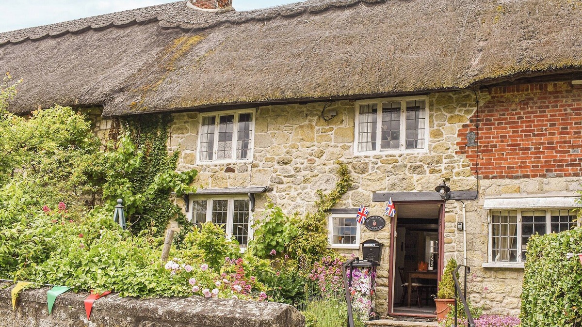 Fontmell Magna Cottage | 1 bedroom accommodation in Cranborne Chase and West