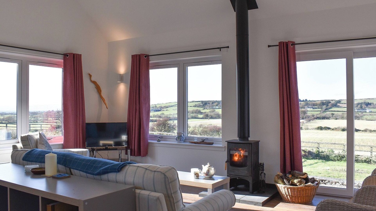 Shiskine Cottage | 1 bedroom accommodation in Shiskine near Blackwater