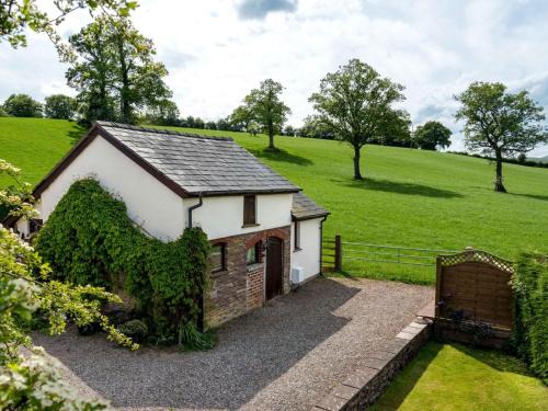 Abergavenny House | 1 Bed in Abergavenny BN092