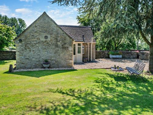 Malmesbury House | 1 Bed in Malmesbury 95500