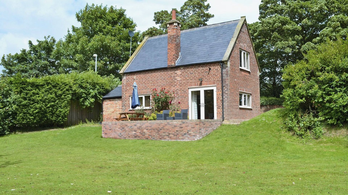 Ulrome Cottage | 1 bedroom accommodation in Ulrome near Bridlington
