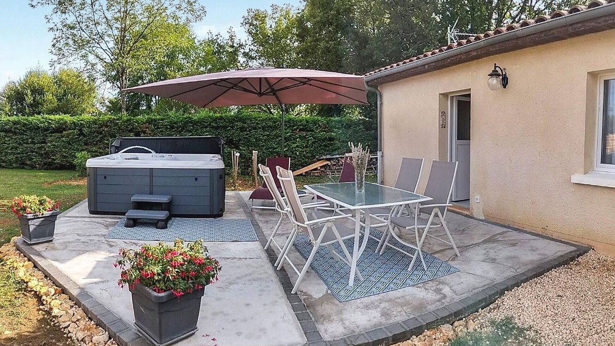 Saint-Martial-de-Nabirat House | 1 bedroom awesome home in Saint-Martial-De-Nabir