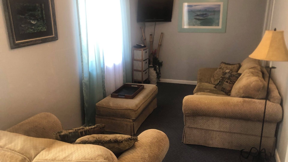 Cocoa Beach Apartment | 1 bedroom 1 bath full kitchen 2 twin beds